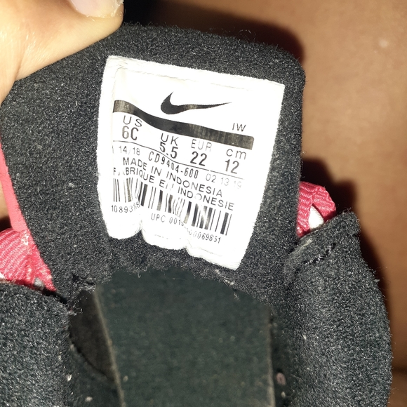 Airs - Picture 3 of 3